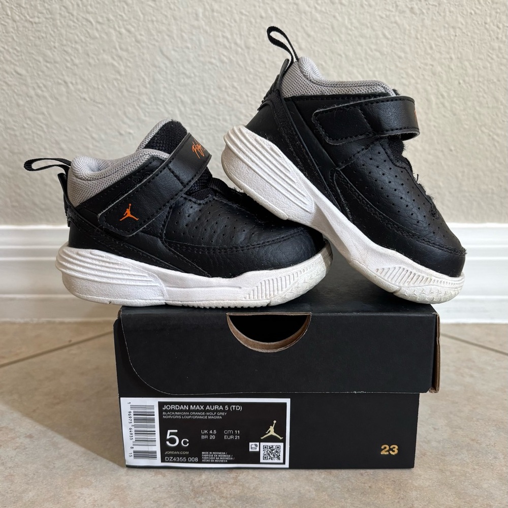 Jordan Max Aura Toddler Shoes. Size 5C.